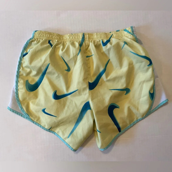Nike Dri-Fit Standard Fit yellow shorts girls size XL - Picture 2 of 4